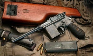 从固定弹仓到可拆弹匣 毛瑟C96系列供弹系统的革命性进化