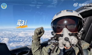 解放军离攻岛只差“一步”，特朗普脱口而出的三个字，让赖清德心凉了