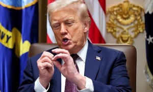 特朗普没想到，中方一纸制裁令，20家美企10名高管被拉进黑名单，红线不容触碰！