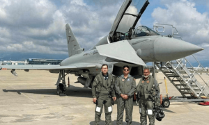 打算抛弃歼-10CE了？空军元帅“冲动消费”，孟加拉闪签欧洲台风