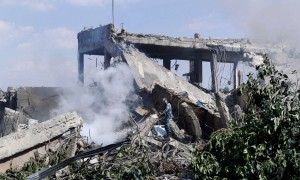 特朗普对委内瑞拉动武后，美国又动手了，大规模空袭叙利亚，要警告伊朗？