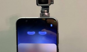 现场直击！荣耀Robot Phone机器人手机长啥样