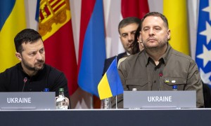 泽连斯基怒斥普京欺人太甚！俄逼乌撤顿巴斯等争议领土，俄乌和谈即将破裂，局势愈发严峻了？