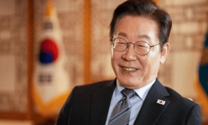 满头白发的尹锡悦，听到被判死刑通知，第一时间的反应耐人寻味