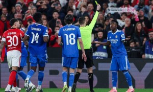 欧冠早报：10人尤文2-5 穆帅战皇马染红+维尼遭种族歧视