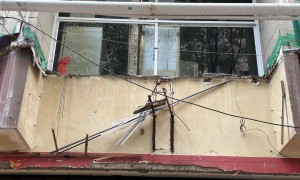 湃现场｜昆明商铺招牌坠落已致3死7伤，目击者讲述事发过程