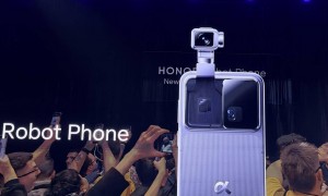 All in AI后，手机正在被“反噬”？