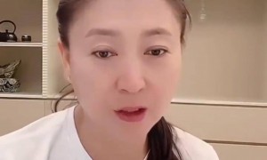 闫学晶称儿子年收入仅几十万元引争议，明星哭穷为何让人反感？