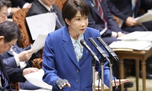 高市早苗今日访美与特朗普会晤，这一细节相当罕见