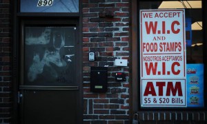 政府“停摆”致暂停食品援助 美多州提起诉讼