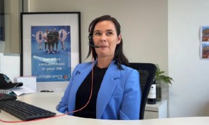 女子憾失98亿巨奖揽888万 接官方电话以为开玩笑